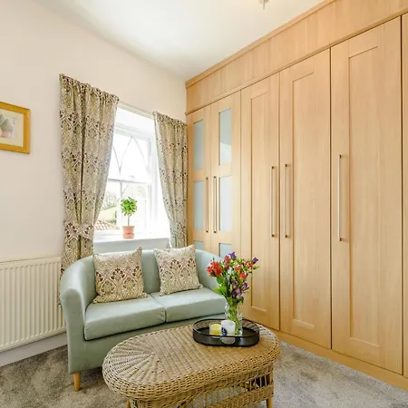 2 Bed In Scarborough 82716 Brompton (Scarborough)