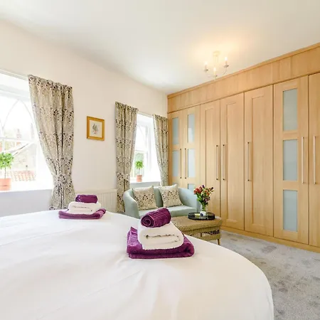 2 Bed In Scarborough 82716 Holiday home
