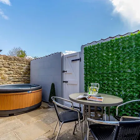2 Bed In Scarborough 82716