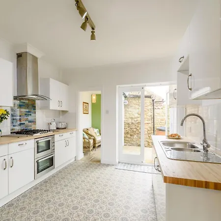 2 Bed In Scarborough 82716 Holiday home *